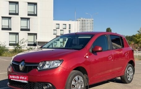 Renault Sandero II рестайлинг, 2014 год, 645 000 рублей, 2 фотография