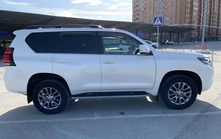 Toyota Land Cruiser Prado 150 рестайлинг 2, 2019 год, 6 100 000 рублей, 3 фотография