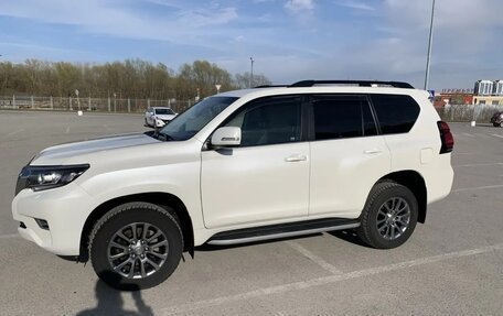 Toyota Land Cruiser Prado 150 рестайлинг 2, 2019 год, 6 100 000 рублей, 6 фотография