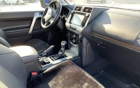 Toyota Land Cruiser Prado 150 рестайлинг 2, 2019 год, 6 100 000 рублей, 13 фотография