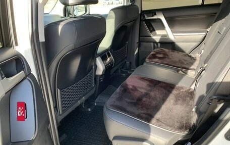Toyota Land Cruiser Prado 150 рестайлинг 2, 2019 год, 6 100 000 рублей, 14 фотография