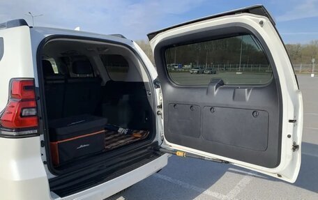 Toyota Land Cruiser Prado 150 рестайлинг 2, 2019 год, 6 100 000 рублей, 18 фотография