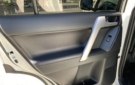 Toyota Land Cruiser Prado 150 рестайлинг 2, 2019 год, 6 100 000 рублей, 20 фотография