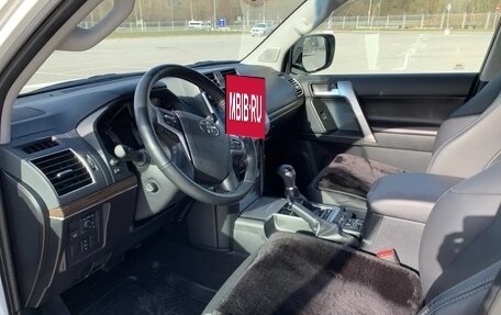 Toyota Land Cruiser Prado 150 рестайлинг 2, 2019 год, 6 100 000 рублей, 16 фотография