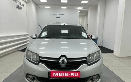 Renault Logan II, 2015 год, 675 000 рублей, 2 фотография