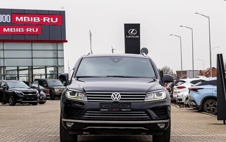 Volkswagen Touareg III, 2015 год, 2 645 000 рублей, 2 фотография