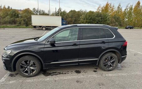 Volkswagen Tiguan II, 2018 год, 2 190 000 рублей, 2 фотография