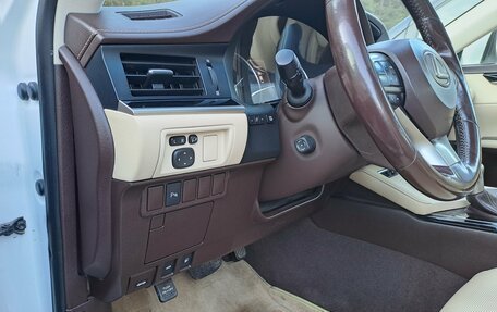 Lexus ES VII, 2015 год, 2 390 000 рублей, 12 фотография