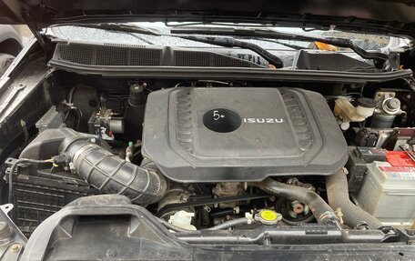 Isuzu D-Max, 2024 год, 3 200 000 рублей, 27 фотография