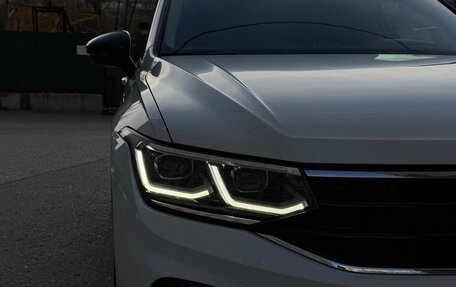 Volkswagen Tiguan II, 2022 год, 4 550 000 рублей, 4 фотография