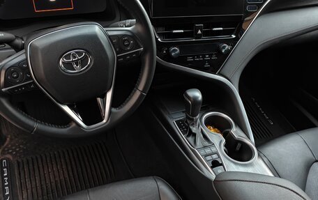 Toyota Camry, 2023 год, 3 900 000 рублей, 3 фотография