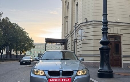 BMW 3 серия, 2010 год, 900 000 рублей, 2 фотография