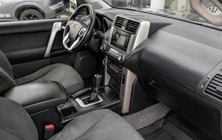Toyota Land Cruiser Prado 150 рестайлинг 2, 2011 год, 2 267 500 рублей, 6 фотография