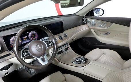 Mercedes-Benz E-Класс, 2019 год, 3 450 000 рублей, 7 фотография