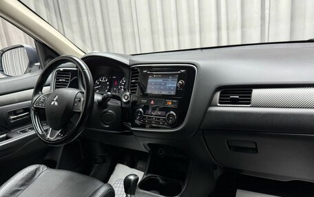 Mitsubishi Outlander III рестайлинг 3, 2015 год, 1 699 000 рублей, 11 фотография