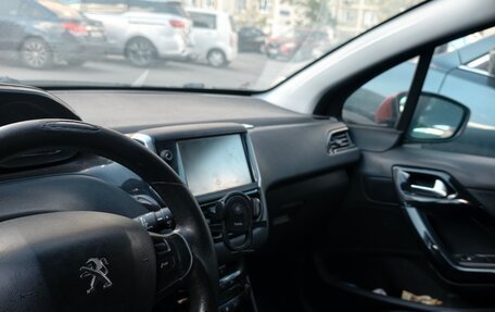 Peugeot 208 II, 2013 год, 350 000 рублей, 17 фотография