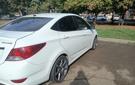 Hyundai Solaris II рестайлинг, 2011 год, 759 000 рублей, 2 фотография
