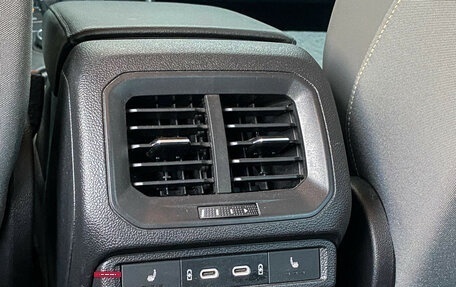 Volkswagen Taos, 2022 год, 2 700 000 рублей, 19 фотография
