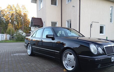 Mercedes-Benz E-Класс, 1998 год, 750 000 рублей, 8 фотография