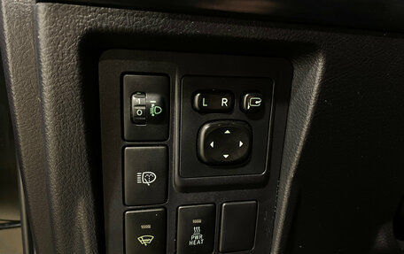 Toyota Land Cruiser Prado 150 рестайлинг 2, 2012 год, 3 000 000 рублей, 15 фотография