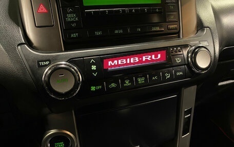 Toyota Land Cruiser Prado 150 рестайлинг 2, 2012 год, 3 000 000 рублей, 12 фотография
