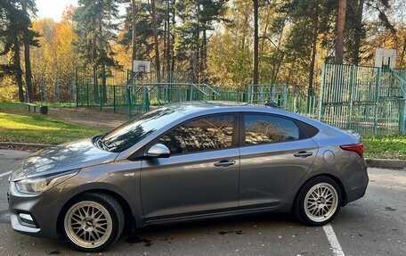 Hyundai Solaris II рестайлинг, 2017 год, 890 000 рублей, 2 фотография