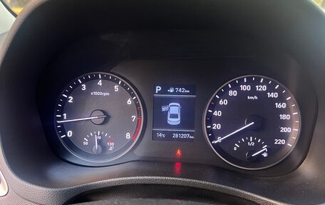 Hyundai Solaris II рестайлинг, 2017 год, 890 000 рублей, 6 фотография