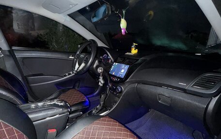 Hyundai Solaris II рестайлинг, 2015 год, 1 100 000 рублей, 12 фотография