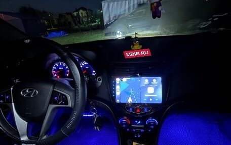 Hyundai Solaris II рестайлинг, 2015 год, 1 100 000 рублей, 7 фотография