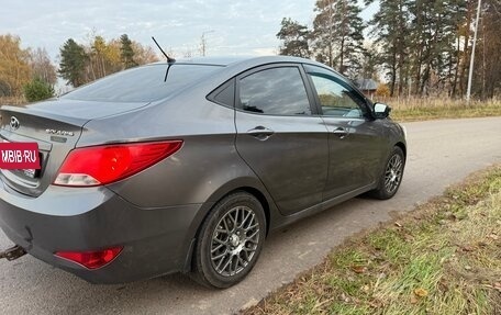 Hyundai Solaris II рестайлинг, 2015 год, 1 100 000 рублей, 5 фотография