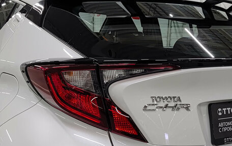 Toyota C-HR I рестайлинг, 2020 год, 2 570 000 рублей, 11 фотография