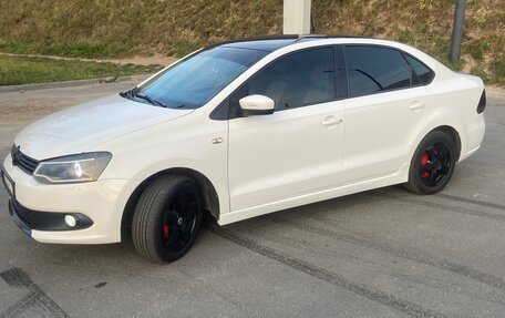 Volkswagen Polo VI (EU Market), 2011 год, 555 000 рублей, 2 фотография