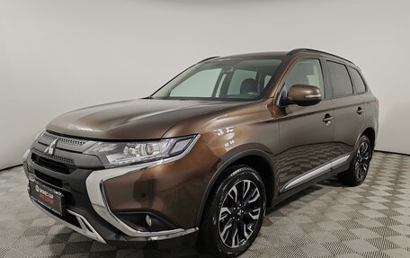 Mitsubishi Outlander III рестайлинг 3, 2021 год, 2 249 000 рублей, 1 фотография