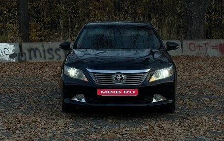 Toyota Camry, 2014 год, 1 390 000 рублей, 2 фотография