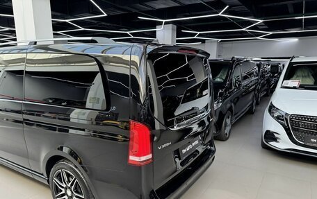 Mercedes-Benz V-Класс, 2022 год, 22 990 000 рублей, 11 фотография