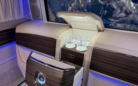 Mercedes-Benz V-Класс, 2022 год, 22 990 000 рублей, 32 фотография