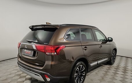 Mitsubishi Outlander III рестайлинг 3, 2021 год, 2 249 000 рублей, 5 фотография