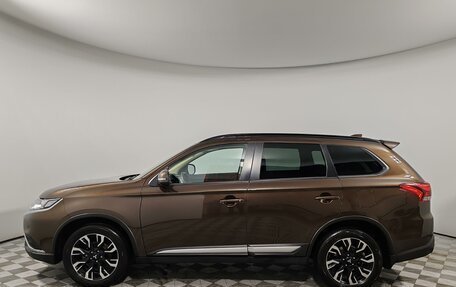 Mitsubishi Outlander III рестайлинг 3, 2021 год, 2 249 000 рублей, 8 фотография