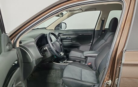 Mitsubishi Outlander III рестайлинг 3, 2021 год, 2 249 000 рублей, 16 фотография