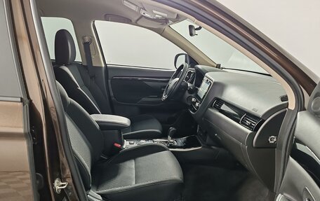 Mitsubishi Outlander III рестайлинг 3, 2021 год, 2 249 000 рублей, 20 фотография
