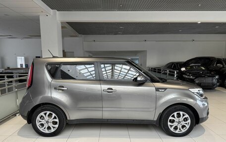 KIA Soul II рестайлинг, 2018 год, 1 555 000 рублей, 5 фотография