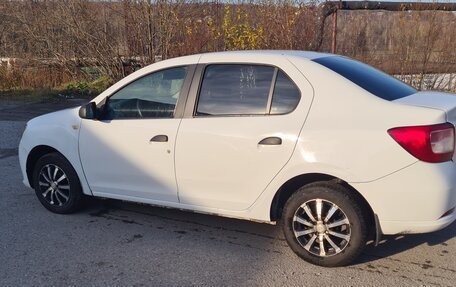 Renault Logan II, 2017 год, 320 000 рублей, 4 фотография