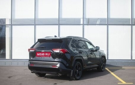 Toyota RAV4, 2021 год, 2 580 000 рублей, 2 фотография