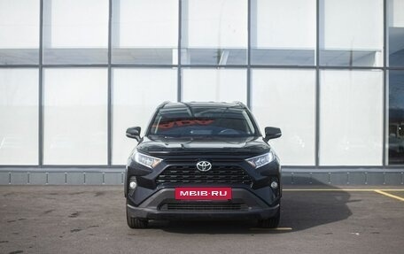 Toyota RAV4, 2021 год, 2 580 000 рублей, 3 фотография