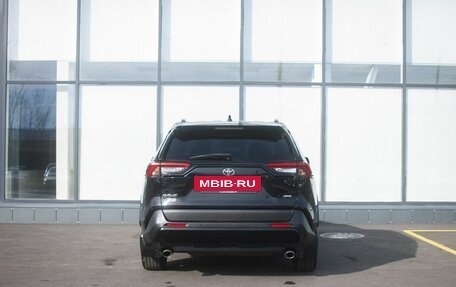 Toyota RAV4, 2021 год, 2 580 000 рублей, 4 фотография