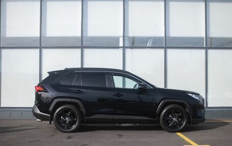 Toyota RAV4, 2021 год, 2 580 000 рублей, 8 фотография
