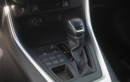 Toyota RAV4, 2021 год, 2 580 000 рублей, 20 фотография