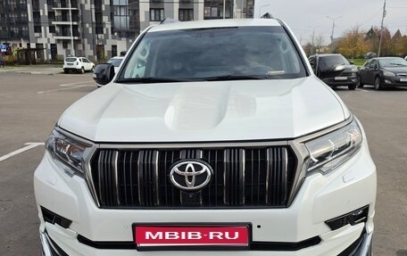 Toyota Land Cruiser Prado 150 рестайлинг, 2021 год, 5 550 000 рублей, 1 фотография
