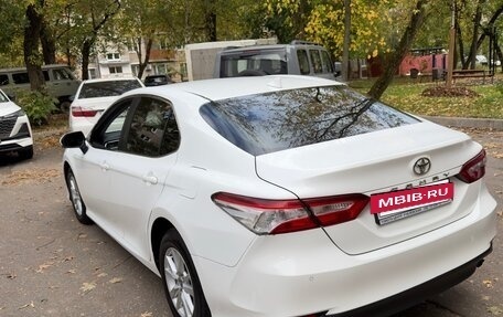 Toyota Camry, 2020 год, 2 000 000 рублей, 4 фотография