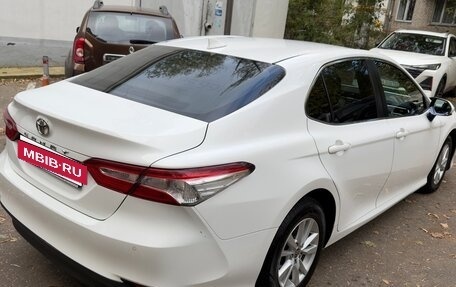 Toyota Camry, 2020 год, 2 000 000 рублей, 3 фотография